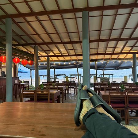 Serenade Beach Hotel ヒッカドゥワ エクステリア 写真