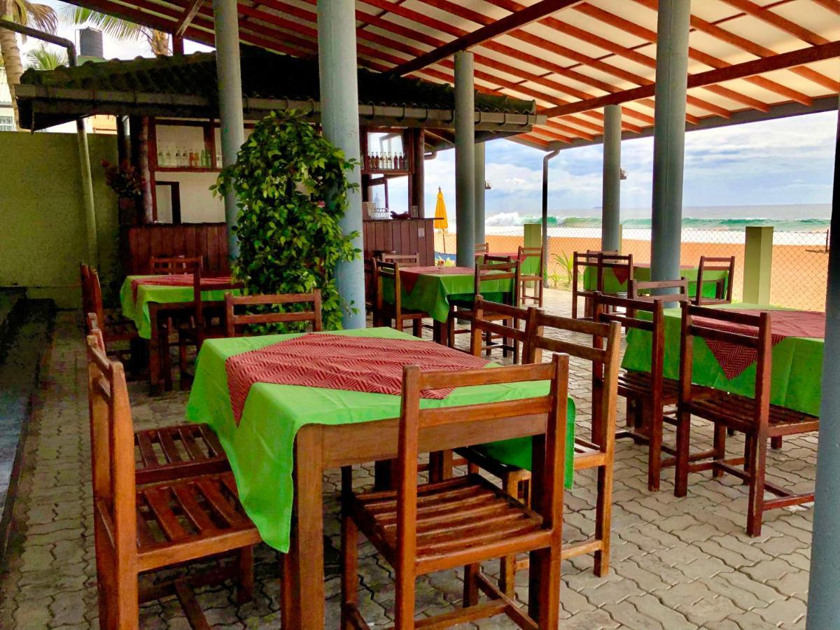 Serenade Beach Hotel ヒッカドゥワ エクステリア 写真
