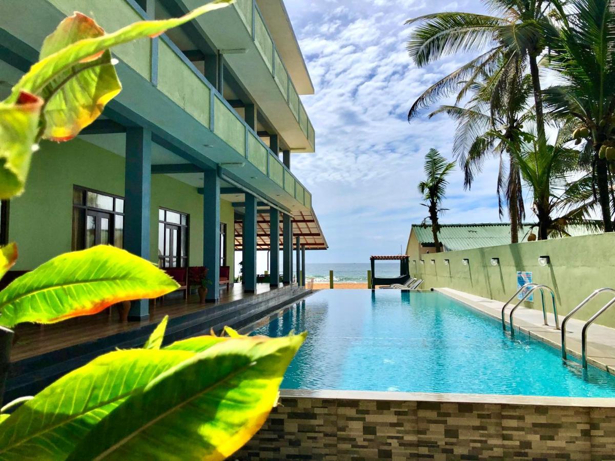 Serenade Beach Hotel ヒッカドゥワ エクステリア 写真