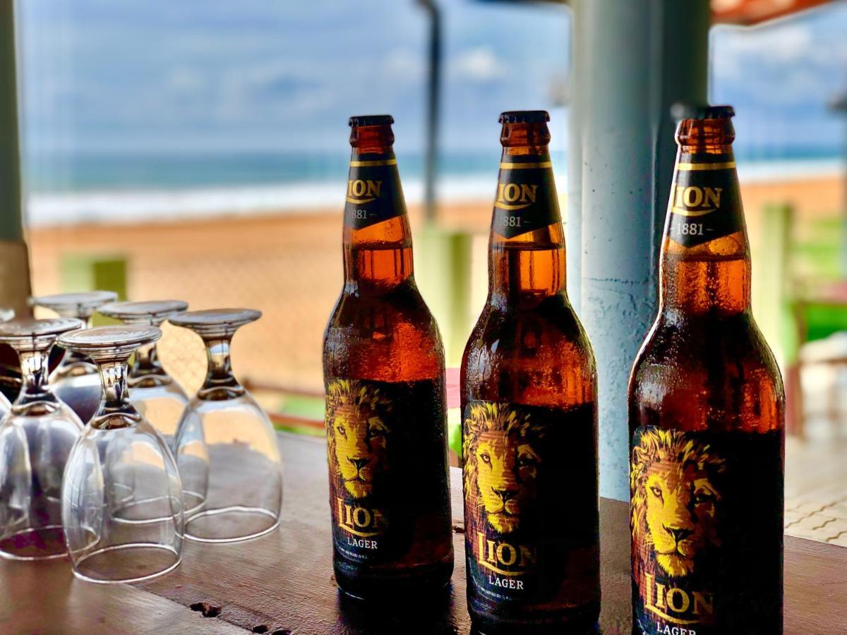 Serenade Beach Hotel ヒッカドゥワ エクステリア 写真