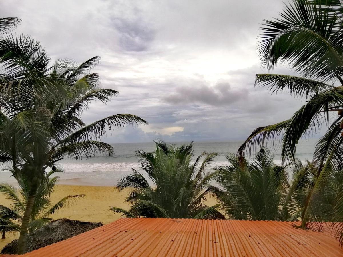 Serenade Beach Hotel ヒッカドゥワ エクステリア 写真